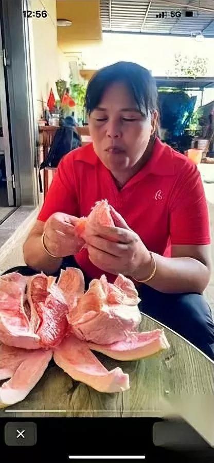 全红婵妈妈最近变“懒”了

不是真懒，是活明白了

以前挂心的事儿，现在全不管了