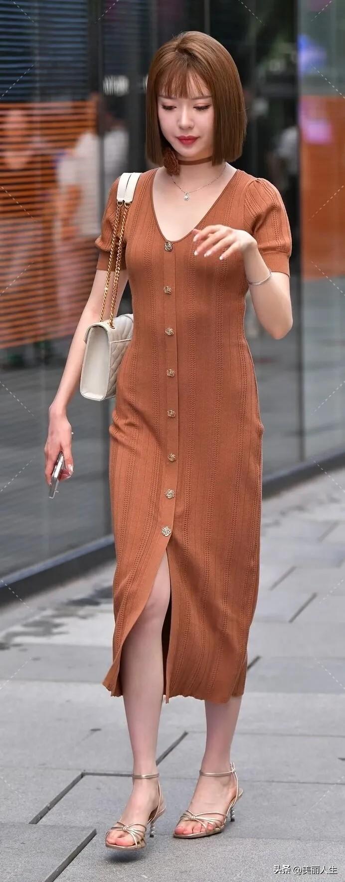 上海版“小威尼斯”打卡成功✅
贡多拉船、欧式廊桥、喷水狮身像…
一步一景都是童话