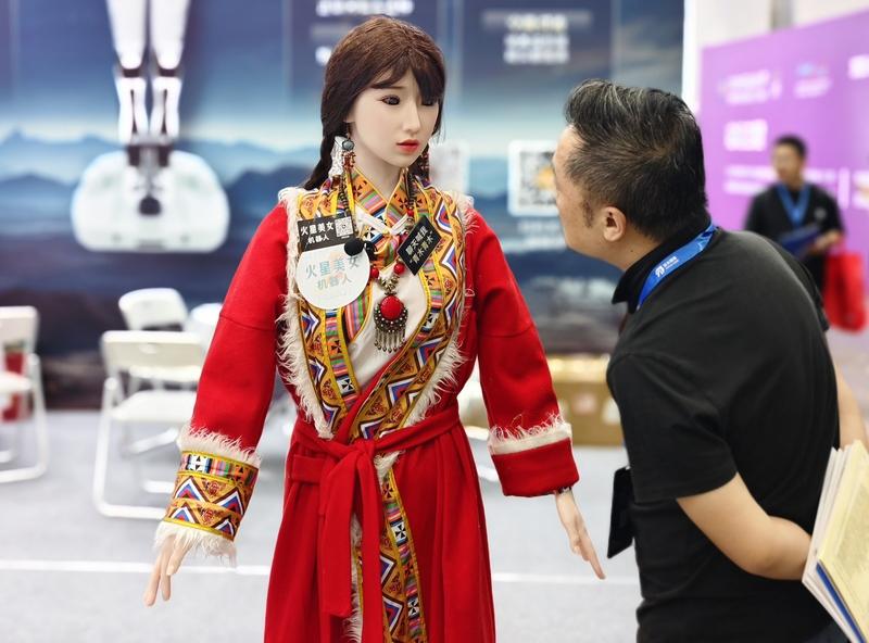 穿着得体，不一定要穿昂贵的衣服。
很多大学生冬天穿衣随性懒散，有人连睡衣都不换就