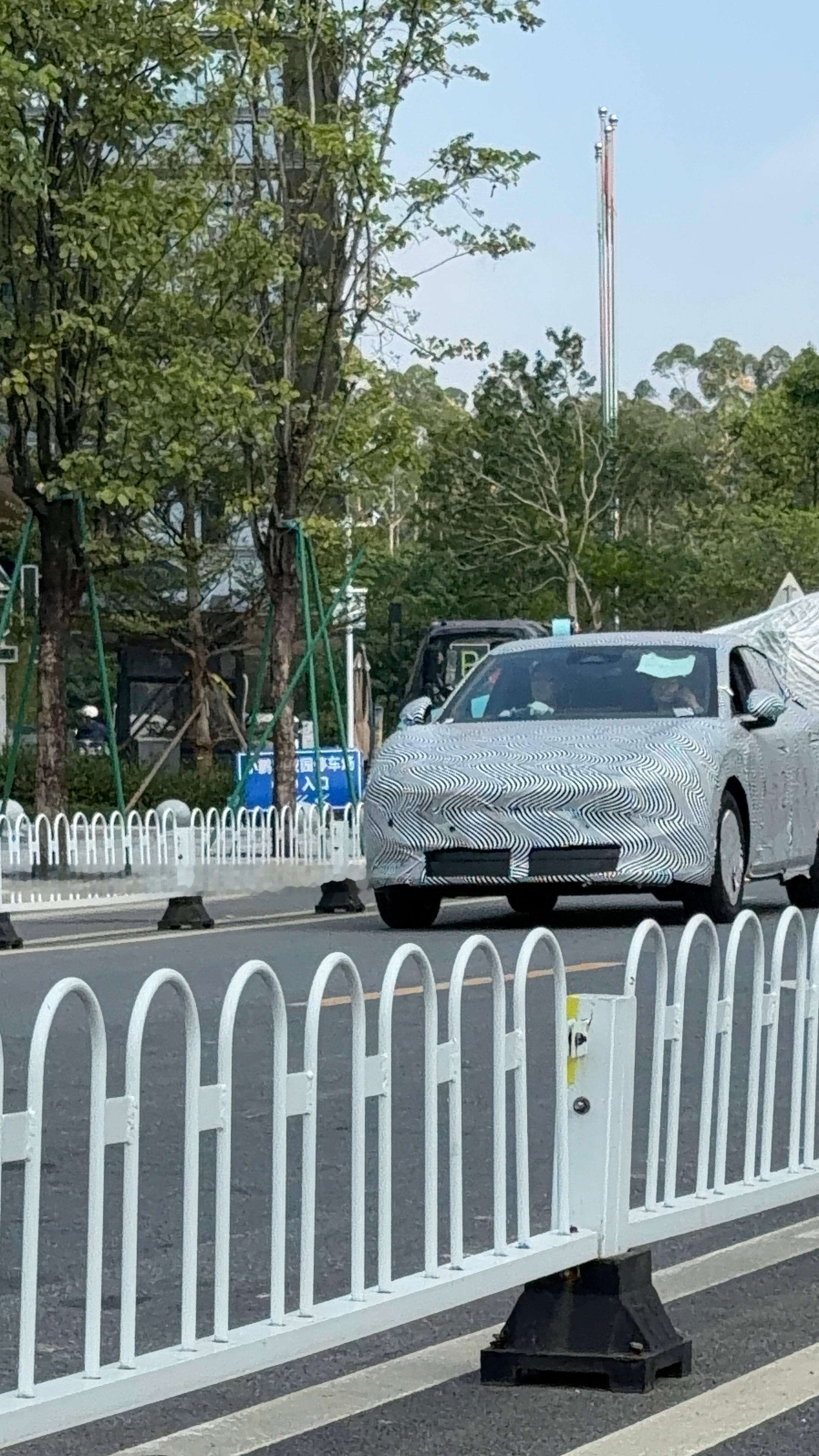 好像是L03右舵版 朋友们 ​​​