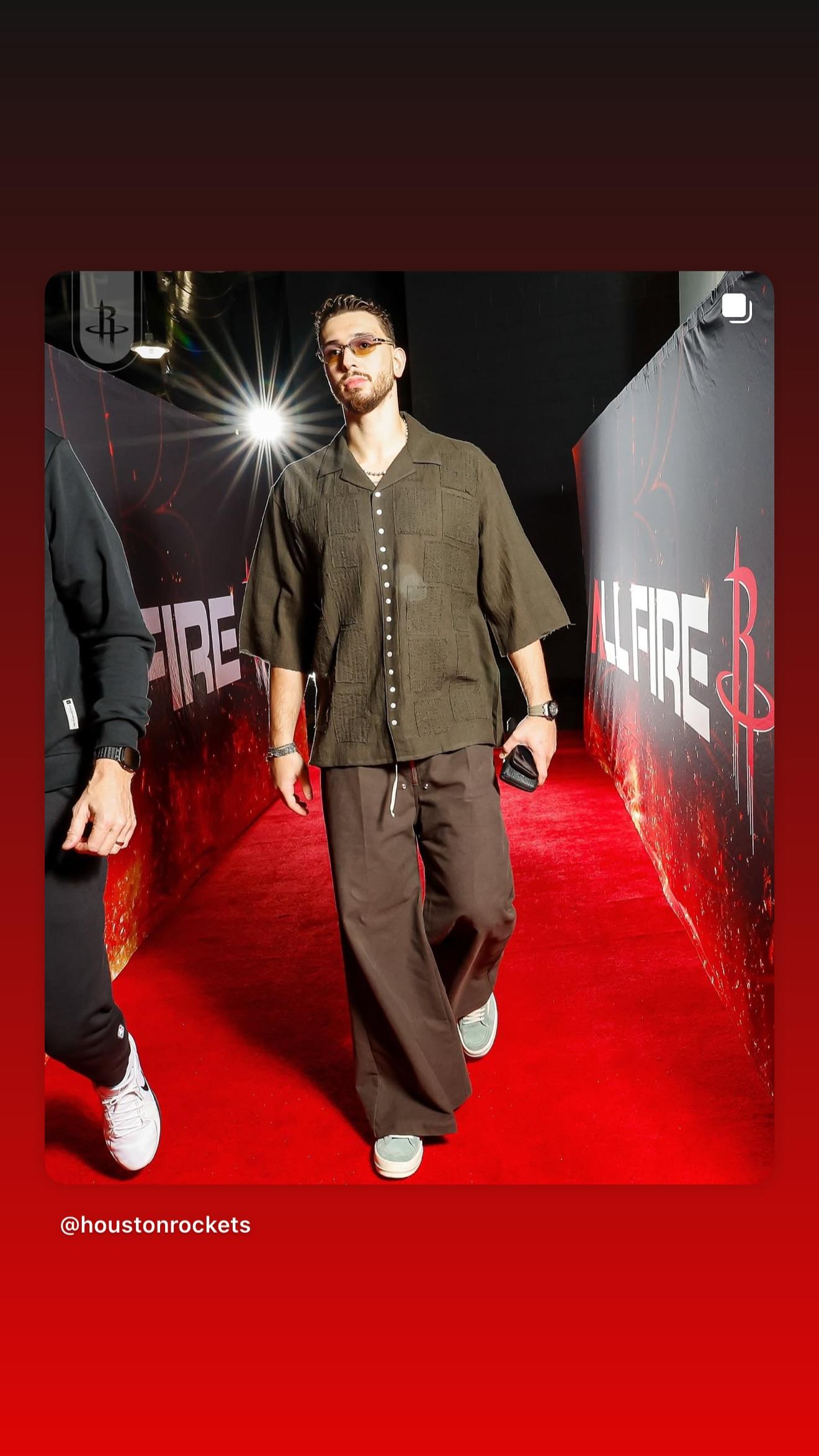 申京ins更新了一篇新动态