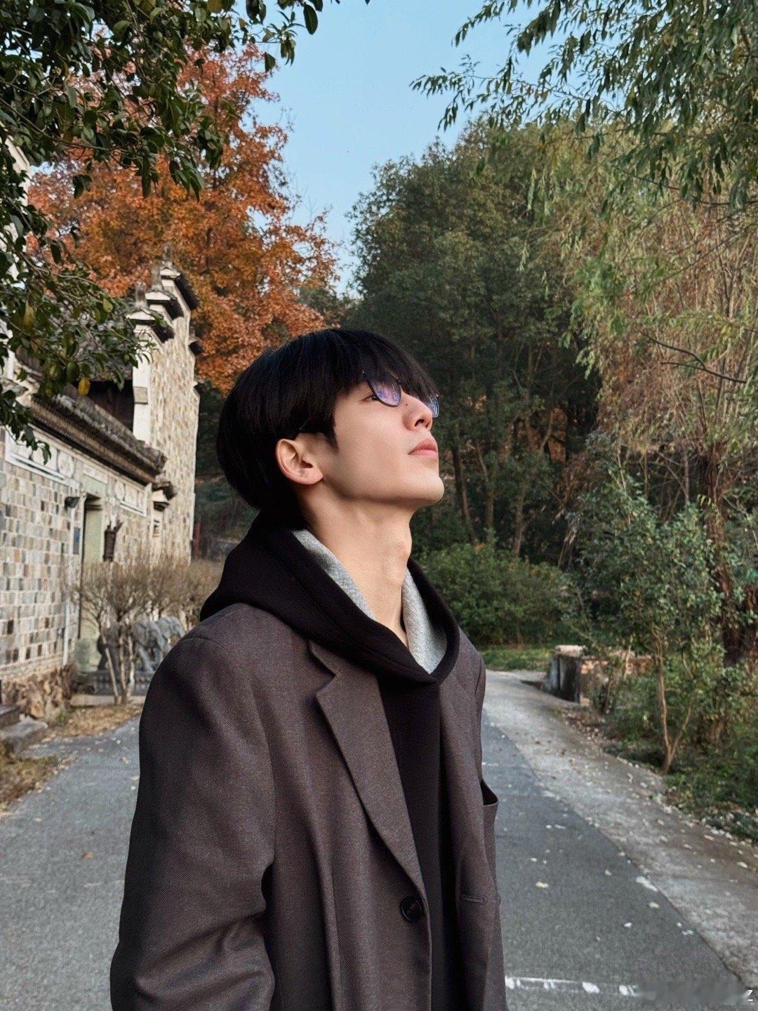 网传张凌赫hi6常驻hi6邀请张凌赫常驻网传你好星期六邀请张凌赫常驻！不敢想象是