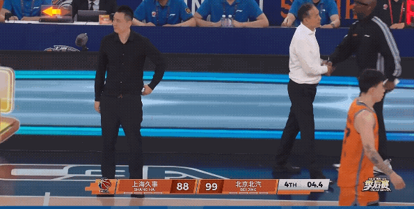 北京北汽竟然客场99：88大胜上海男篮，将总比分扳成1：1平局，真的想说无论本赛