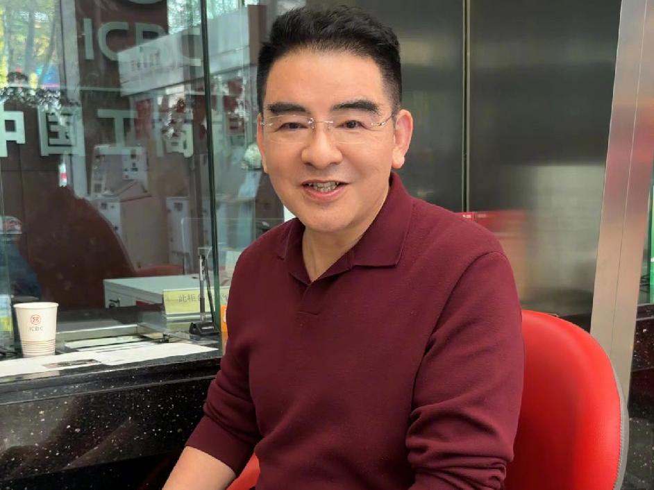 陈光标说送1300万的劳斯莱斯车给张雪被拒，转头直接捐1000万给嫣然医院！
