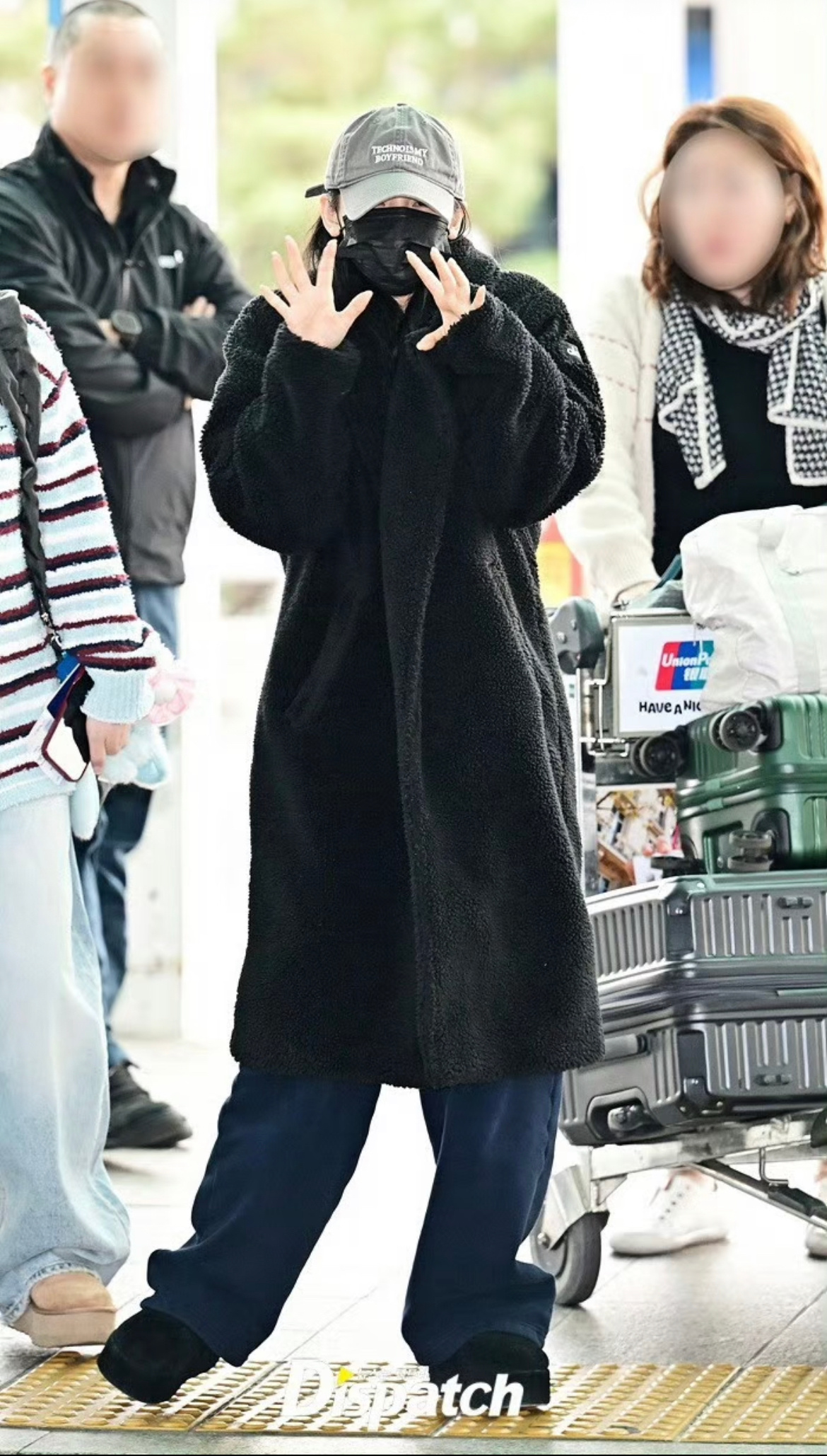 宁艺卓飞上海拍摄嘉人杂志五月刊封面人物，宝格丽推封✨ 