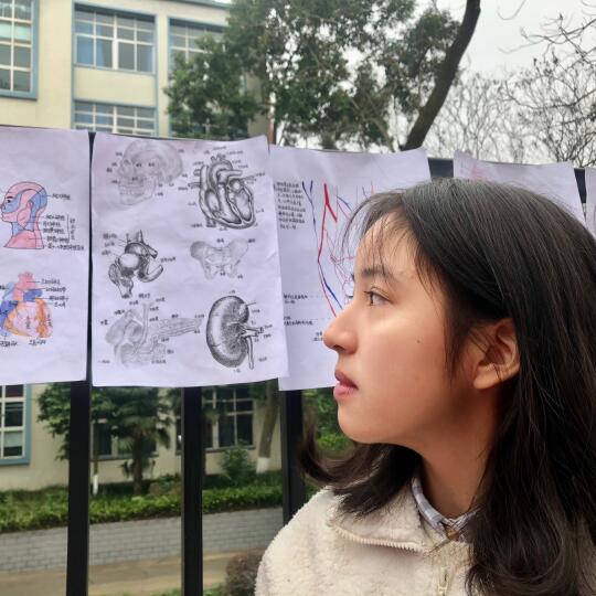 妈妈 其实我当年想读的是美院，而不是卫校