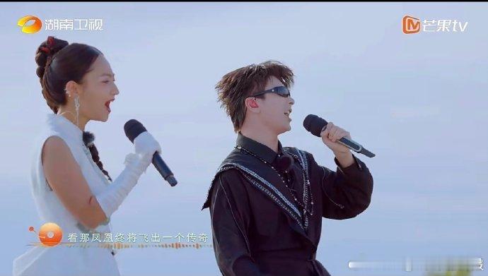 蔡程昱拉丹珠唱山河图点燃全场声起地平线直接被舞台点燃！从开头到结尾全程高能，音色