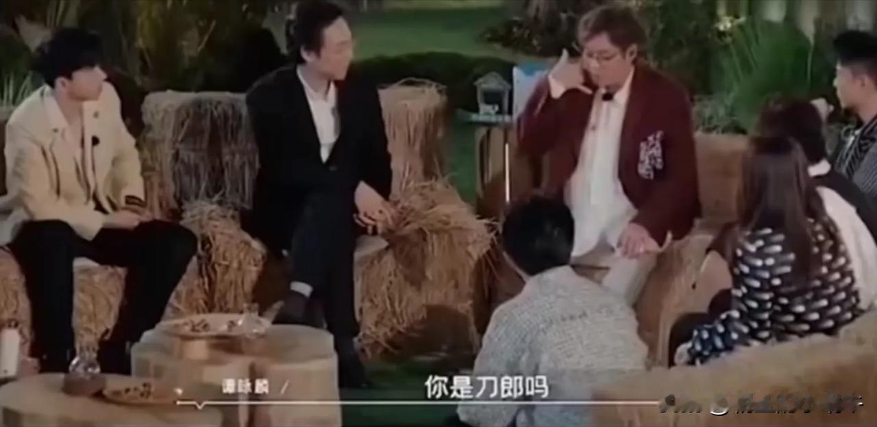 歌手谭咏麟说：“当初，我亲自给刀郎打电话，我说你是刀郎吗？我是谭校长谭咏麟，没想