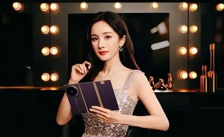 VOGUE子弹时间竟然是用iPhone拍的也怪不得没有花粉幂 ​​​