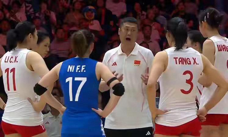 爆冷！女排3-0横扫欧洲劲旅，赛后球员评分：3人满分，一人不及格3-0，中国女排