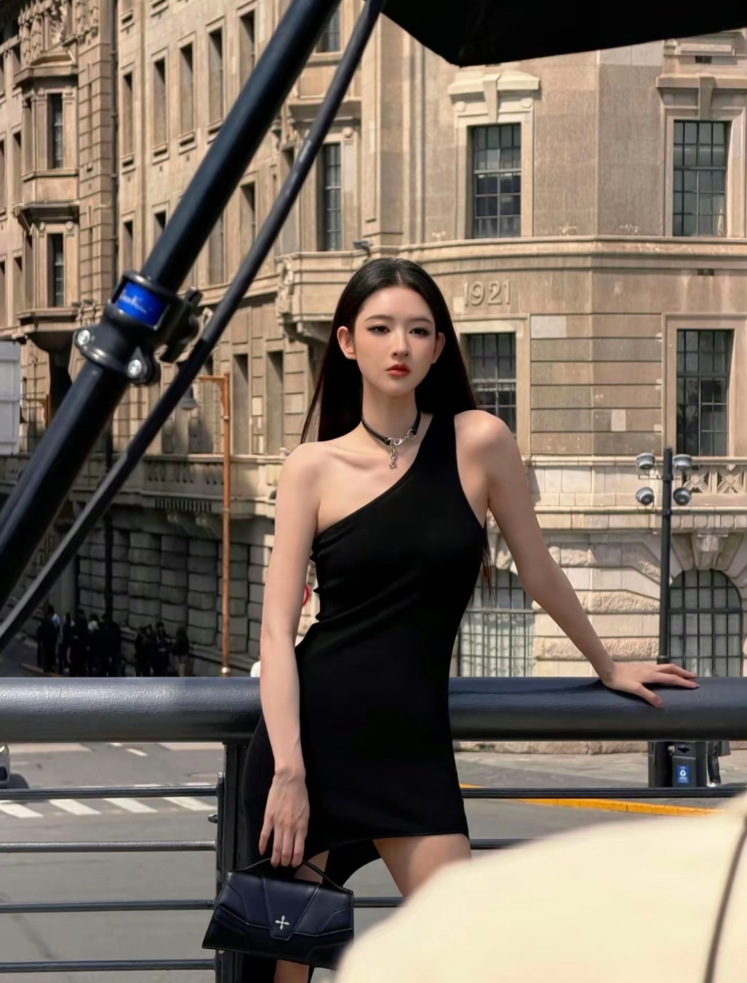 王玉雯头小脸小大美女，展现天资中。 