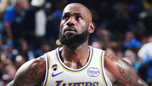 詹姆斯超越2019年的自己，成为最年长单场30分15助球员今天NBA常规赛湖人客