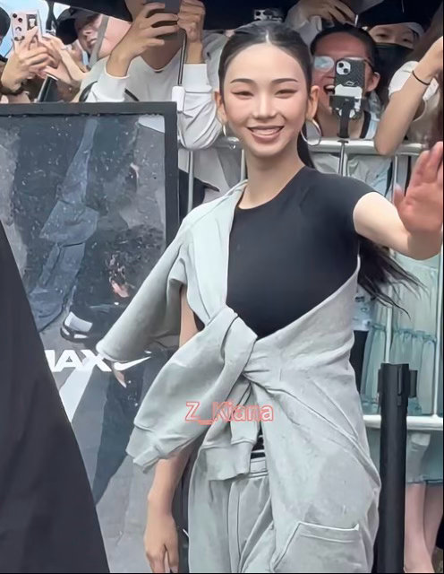 五官如甜甜圈一般化开 ​​​