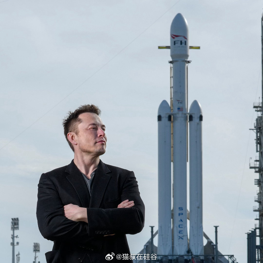SpaceX 已将首次公开募股（IPO）的目标估值提升至超过 2万亿美元，正准备
