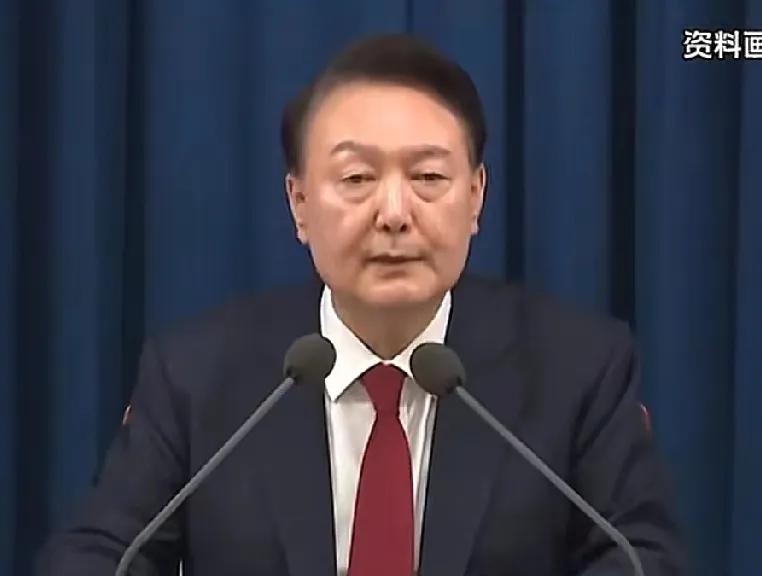 尹锡悦破防了！光一个内乱罪还不够，特检组又临时追加了个作伪证罪，一个谎言背后是要