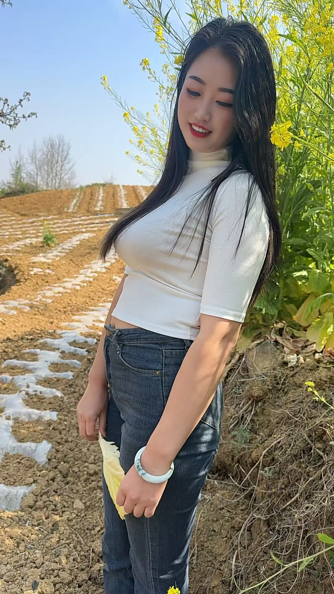 白上衣牛仔裤 微胖女生 随拍