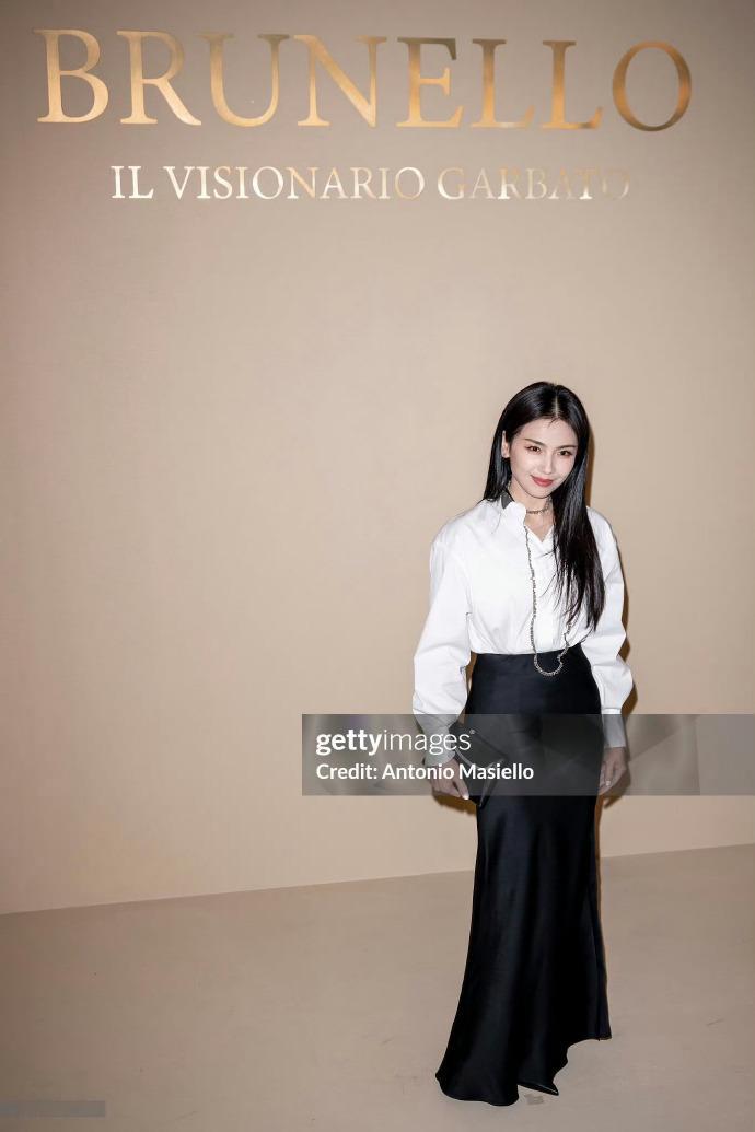 刘涛扛住了G社镜头G社镜头下的刘涛依旧优雅！托纳多雷纪录片全球首映现场，她以黑长