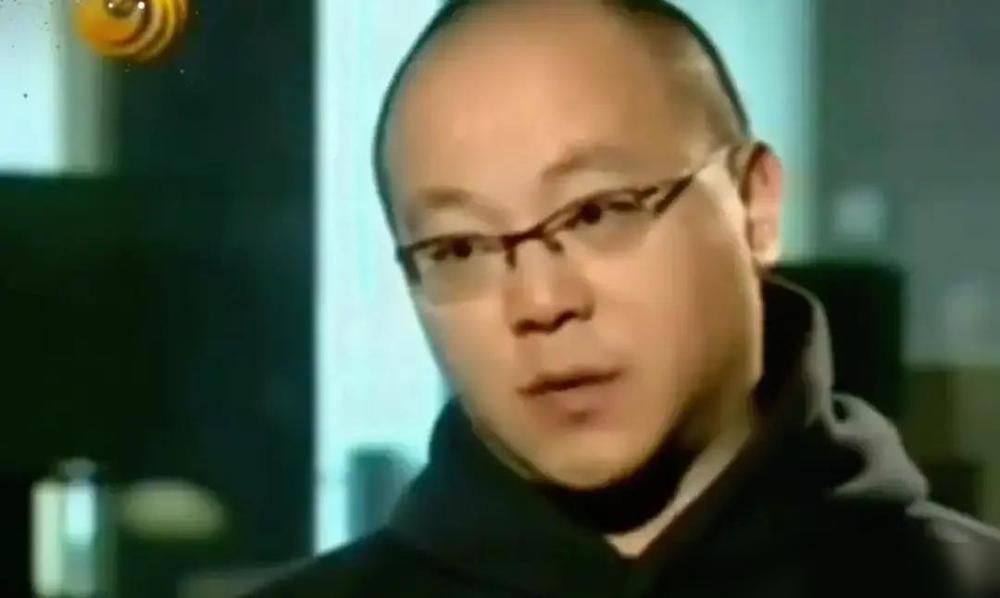 窦唯二十年前就说过间谍不止偷情报还玩文化渗透，举日韩去雄化当例子。

搁二十年前