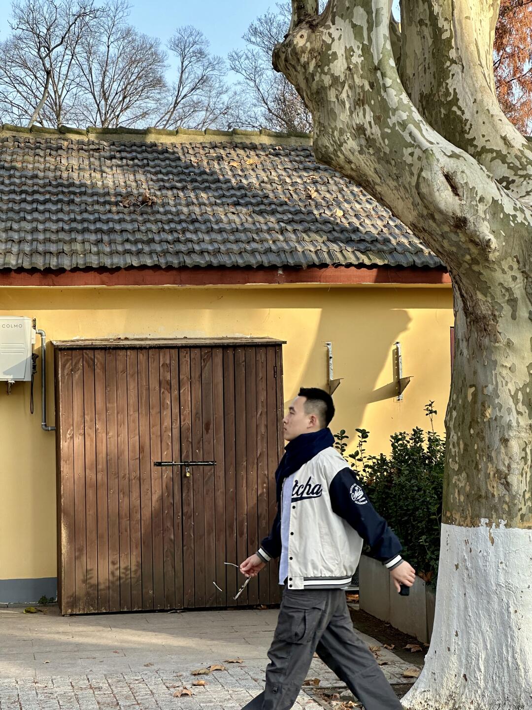 28岁，一边工作一边做副业，真的很酷