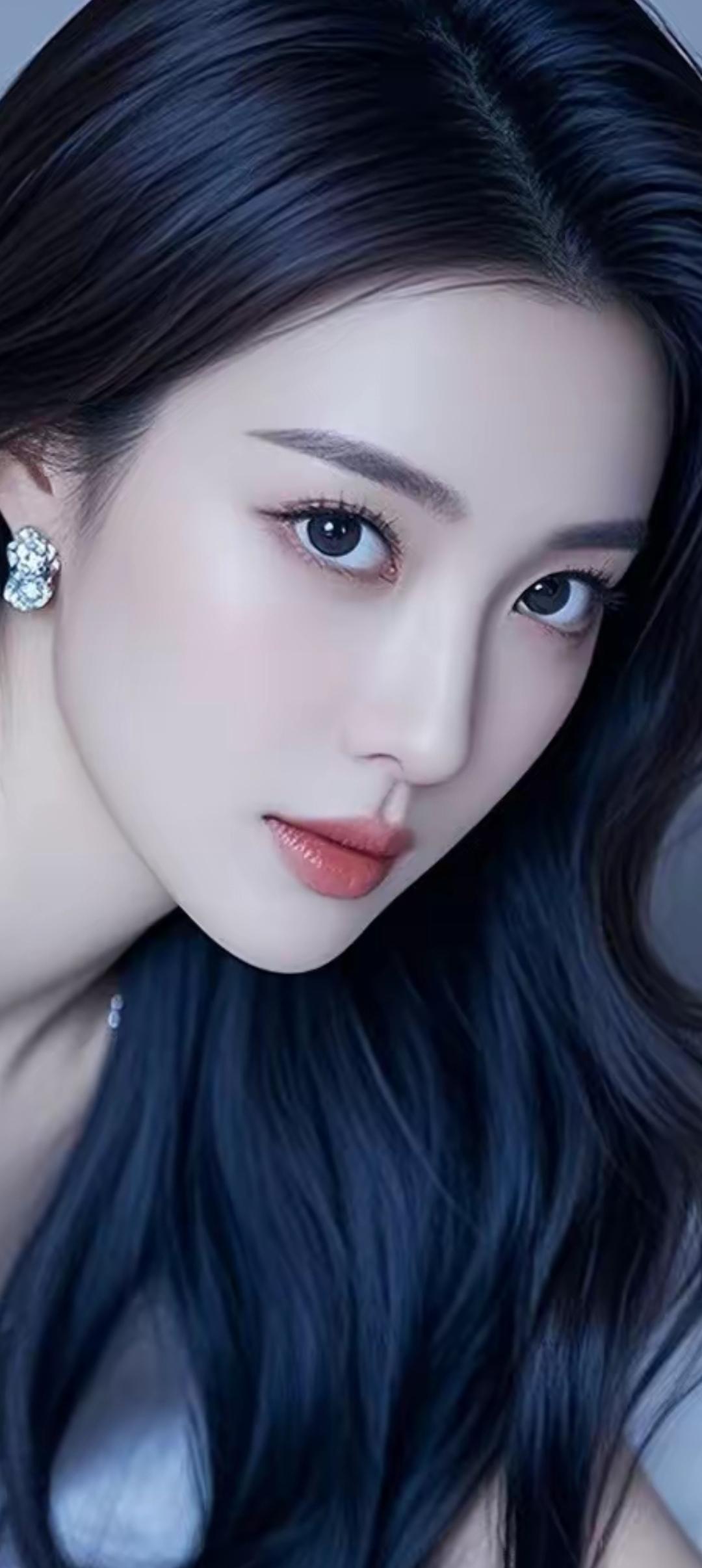 温柔眼波流转，红唇轻启，宛如画中仙子。