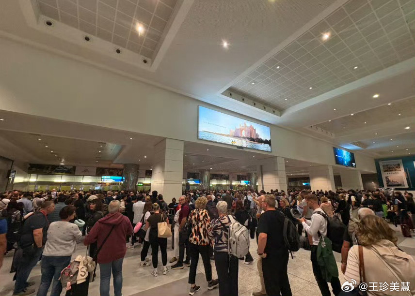 阿联酋承担所有滞留旅客费用这也太豪气了吧全给你包了还带住宿不愧是头顶一块布全球我