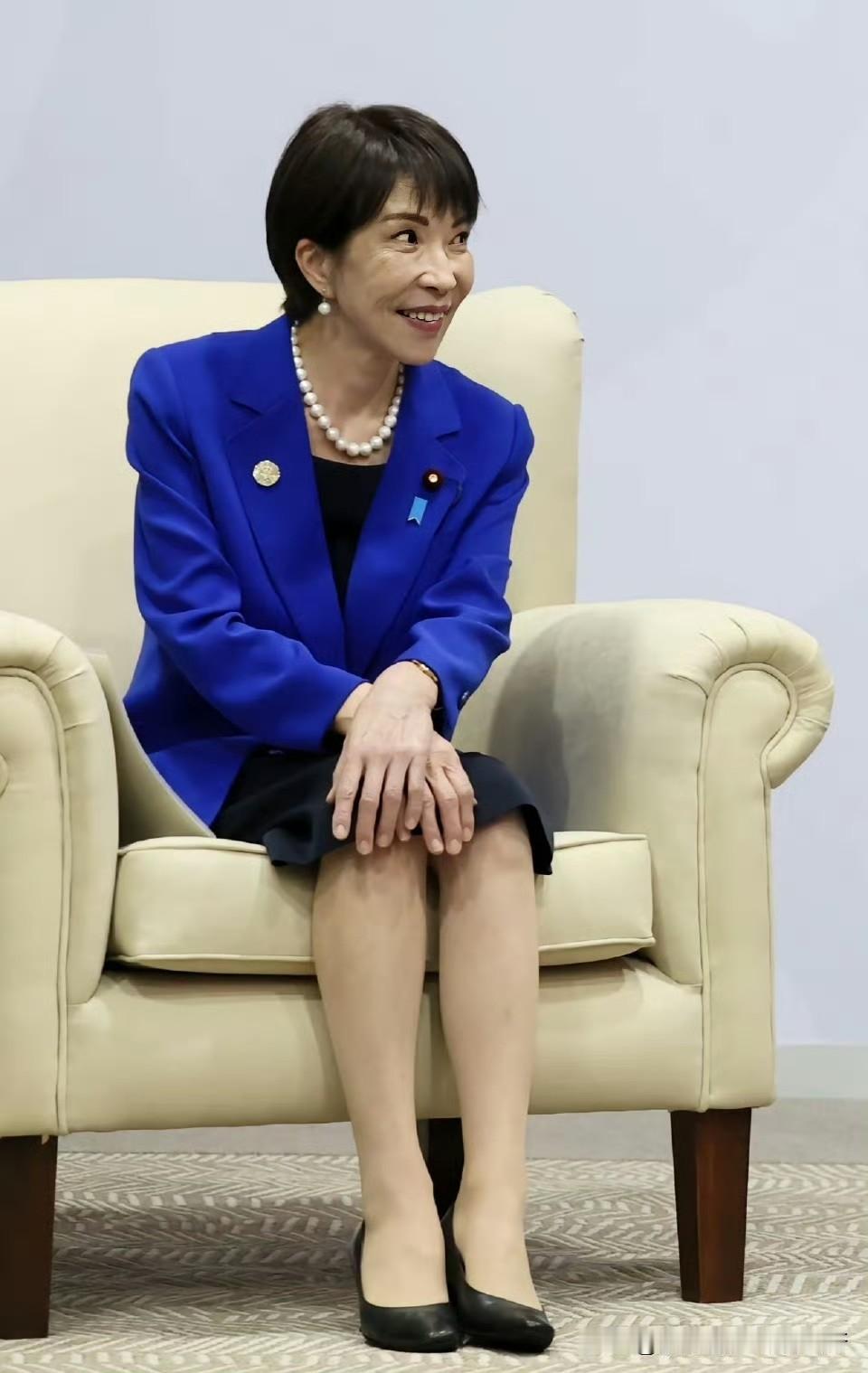 在大是大非的国家利益面前，国家的利益永远都是第一位的，有国才有家，这是我们应该明