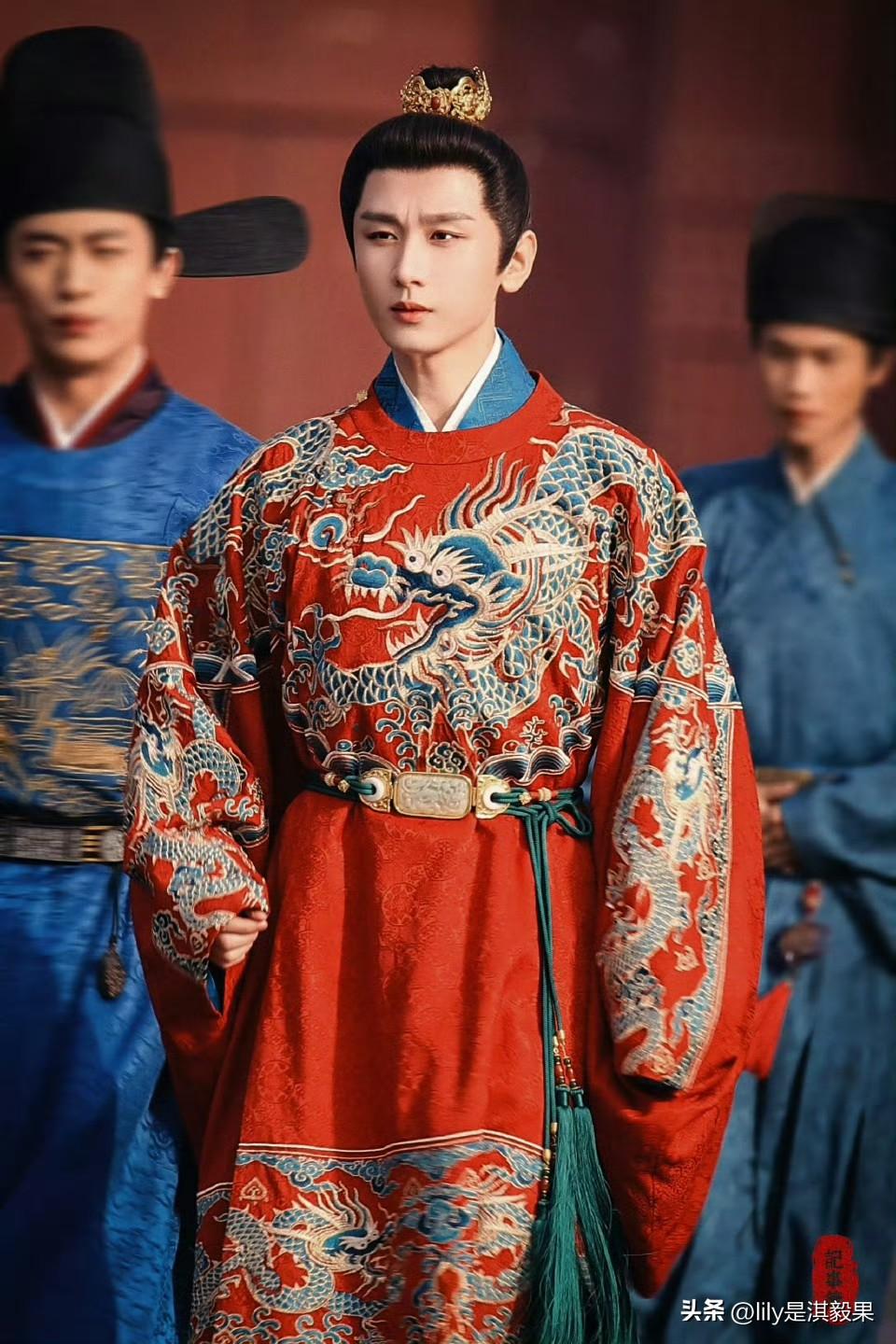 成毅的《两京十五日》这才杀青多久啊，听说都已经送审了，现在新的周边都已经出来了，