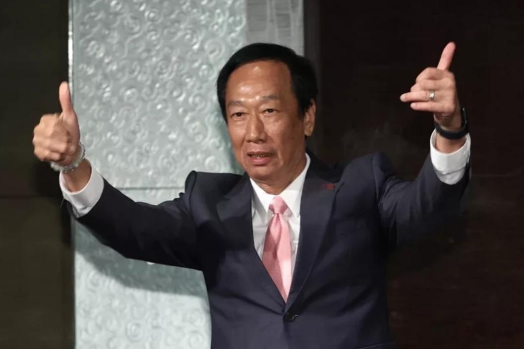 郭台铭关键时刻退选让我对他“刮目相看”，退选是一种勇气，是一种务实精神，是对台湾
