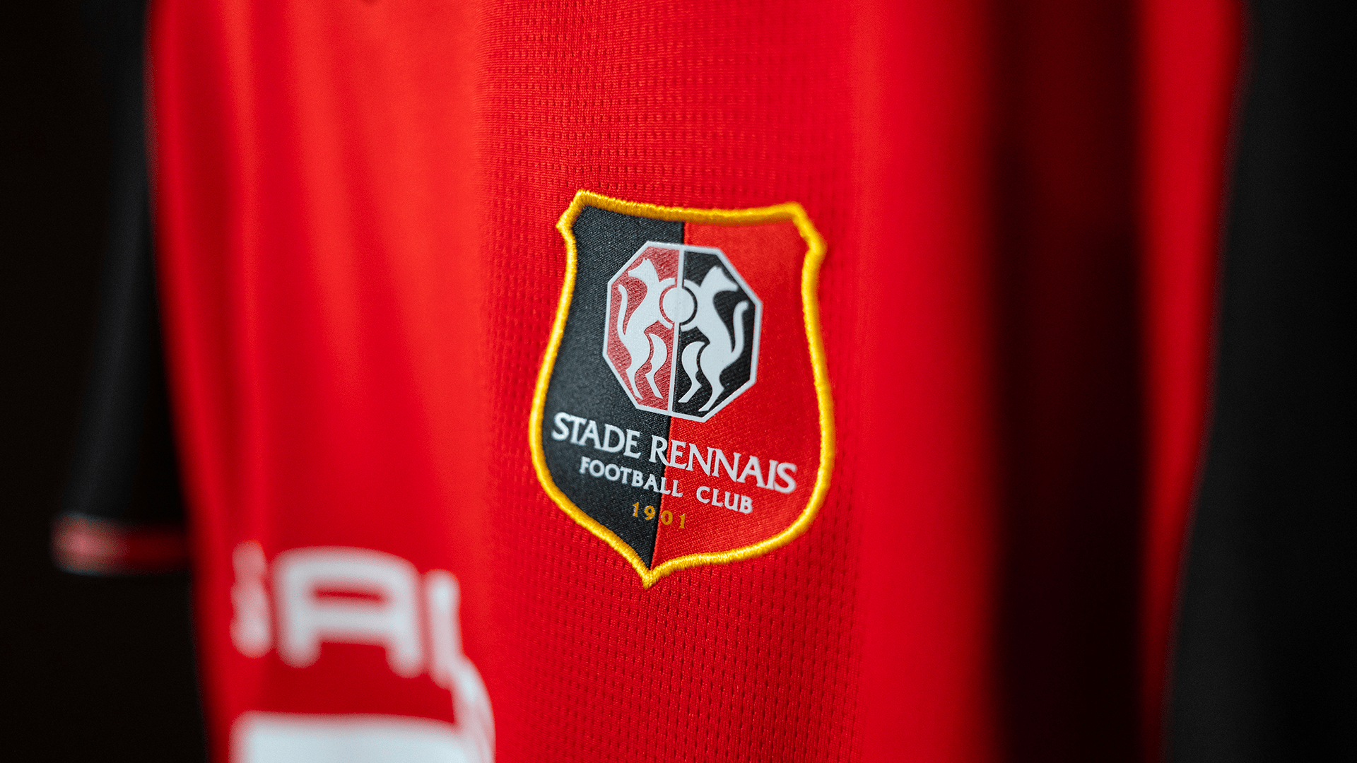 雷恩官方：媒体专栏是在诽谤贝耶，这样的做法非常卑劣