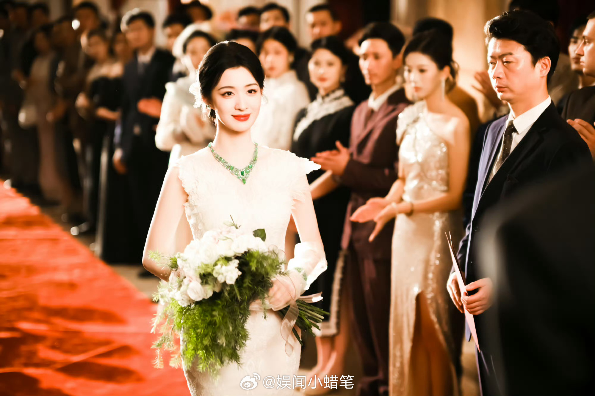 王楚然新剧穿婚纱和前任吵架  这一段完全是演我在试婚纱的时候碰见前任的样子，说吵