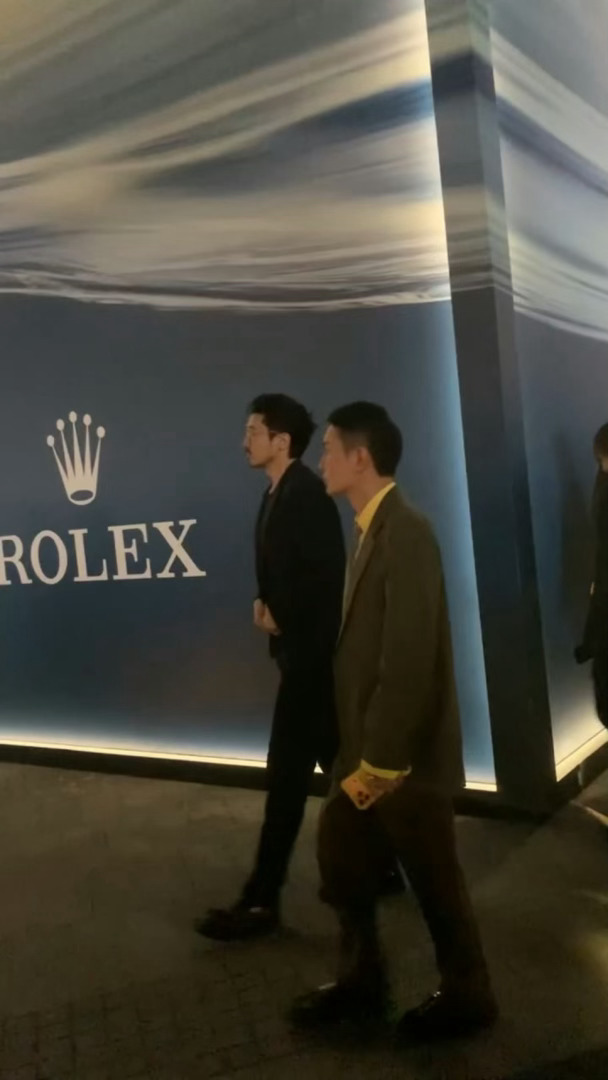 王传君帅回早期了！反差好大啊，王传君稍微打理下形象，瞬间气场不一样，帅得很有味道