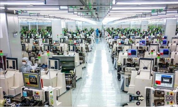 在美西方国家的眼中，中国人不配过上好日子。只要中国继续搞高科技，继续发展，他们就