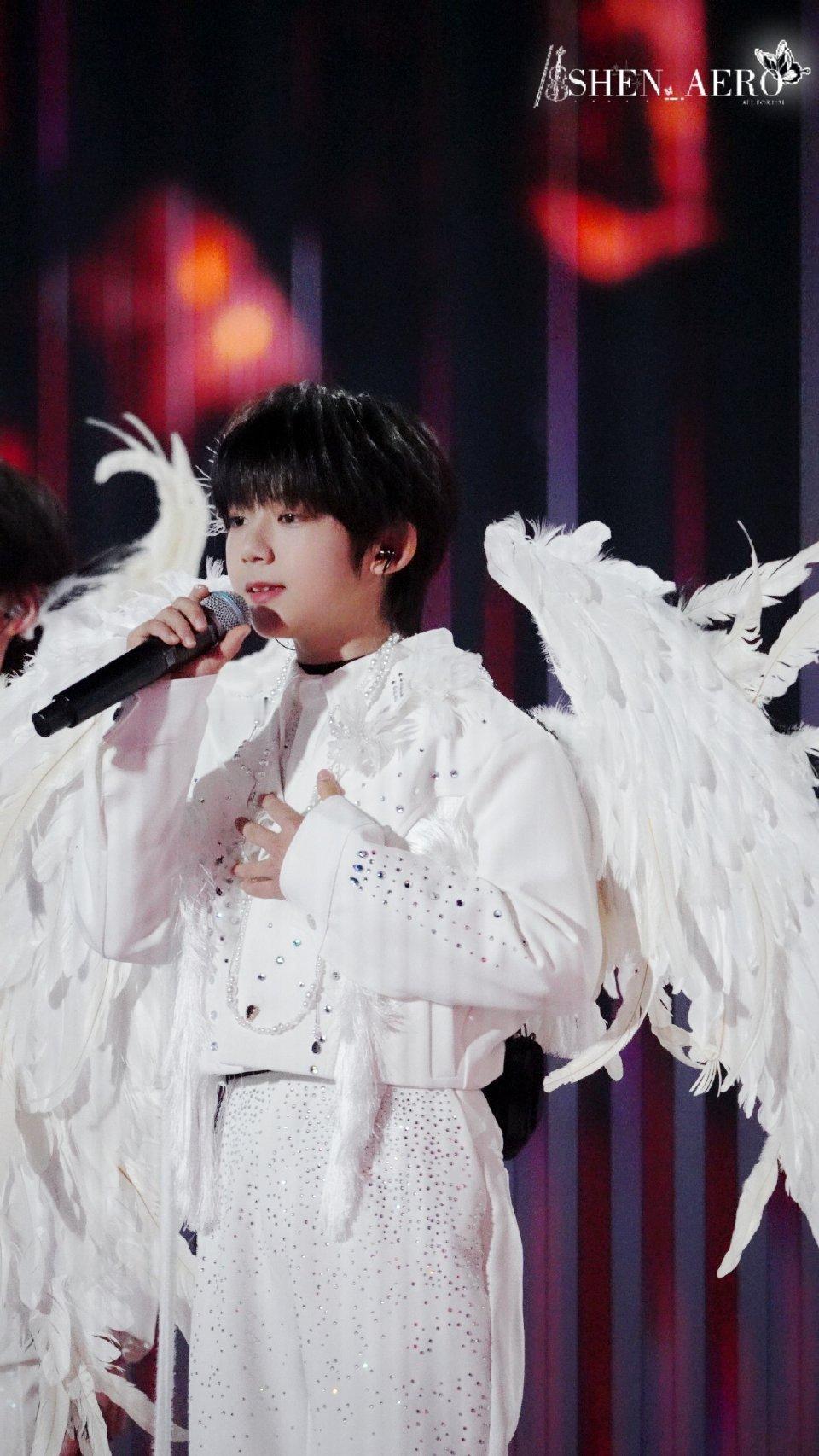 五代 囚鸟都来看看我们的沈子航，不仅颜值在线唱跳也俱佳；是个名副其实的宝藏男孩！