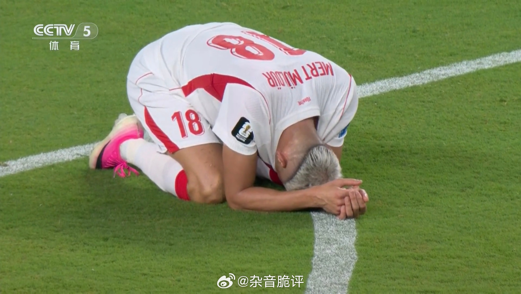 世界杯土耳其配不上小组晋级土耳其连续两场比赛被对手率先犀利反击得手，而后压倒性地