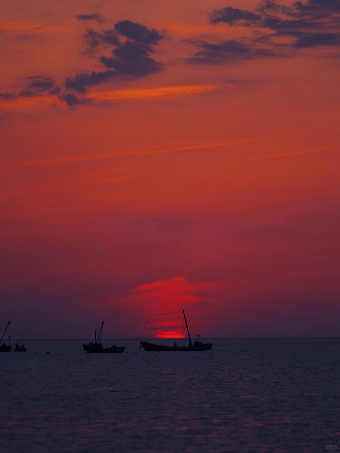 在威海拍到油画质感的海上日落