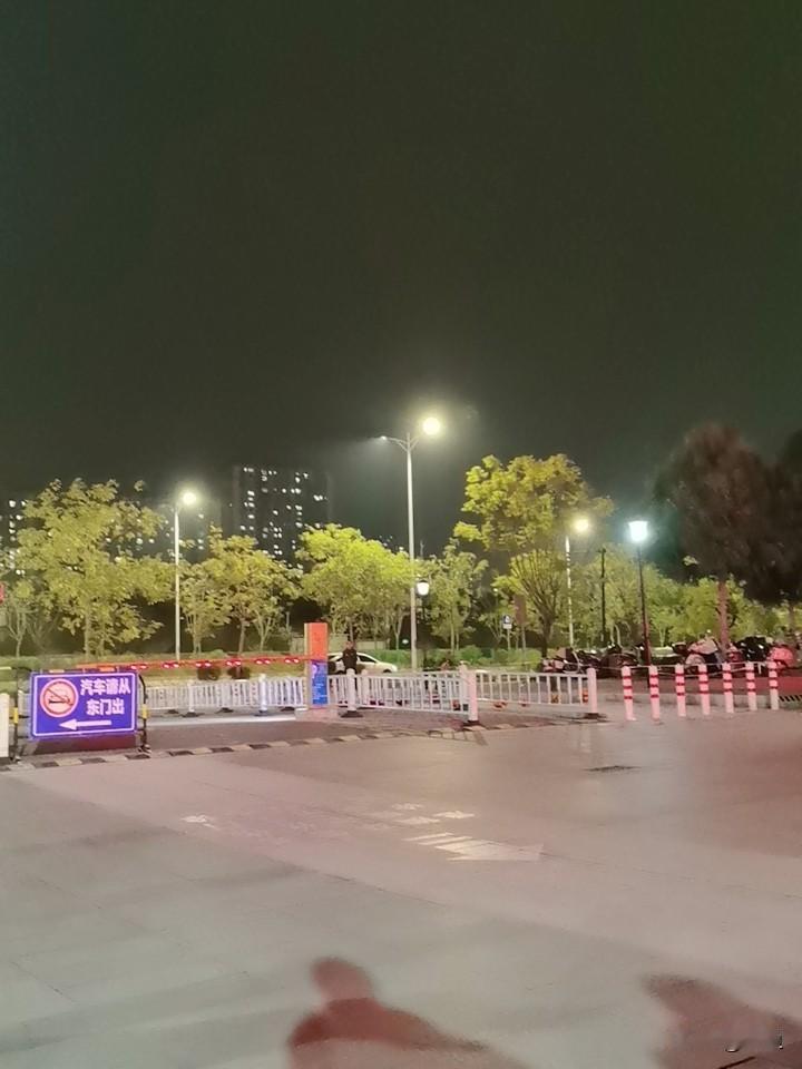 慢阻肺，气喘怎么办慢阻肺，绝大多数诱因就是感染，控制感染了基本上就能缓解，有些还