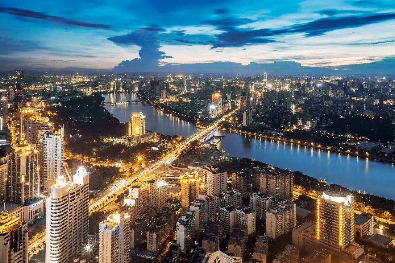 南宁｜“懒”是半城烟火半城绿的安逸      跟桂林柳州比起来，广西的首府南宁并