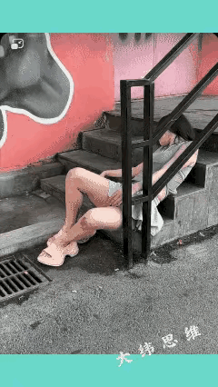这是谁的女儿，又是谁的妈妈。