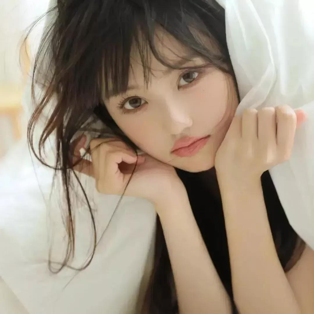 少女感满满，温柔又带点神秘！少女感笑容 初秋少女感 温柔少女 少女清纯风 少女心