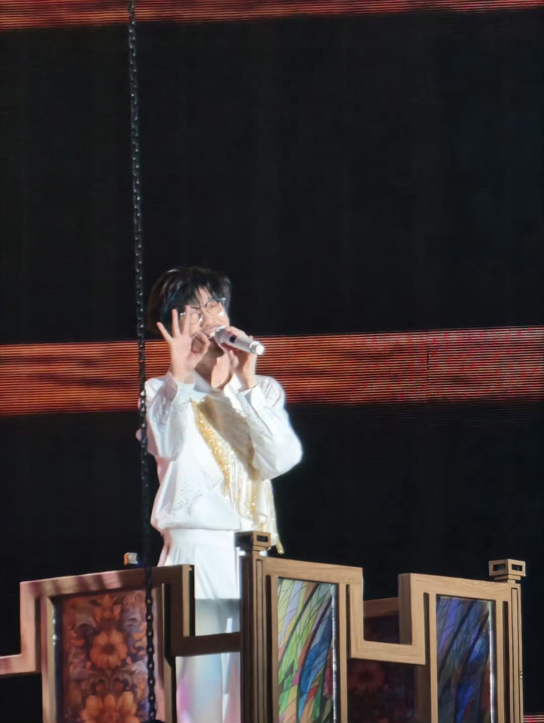 周传雄演唱会发放动感光波这班谁爱上谁上我要去做周传雄的宝贝周传雄私下一直在默默网