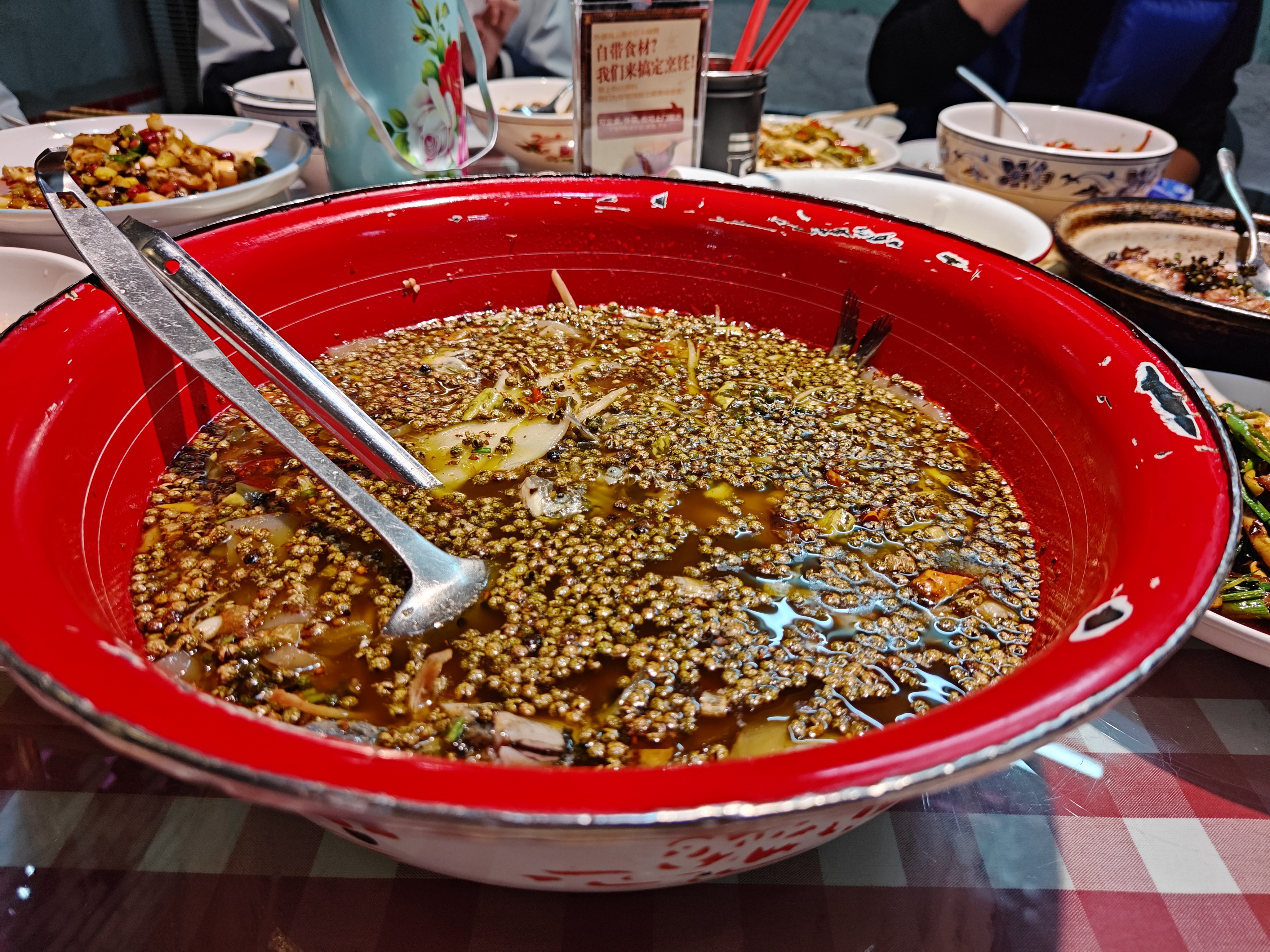 周五发的国产品牌海外纯电销量排名网页链接，很多车企内部都在转。刚一家的海外GTM