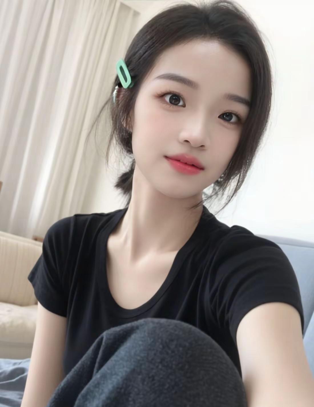 男人挣钱是为了留住他心爱的女人，女人挣钱是为了离开让她受气的男人。一个疯狂攒钱的