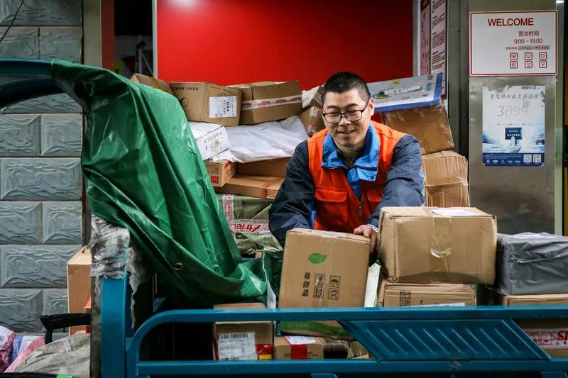 小包裹已经影响到了国家安全了！当前形势严峻，小包裹已经成了国家安全的“隐形防线”