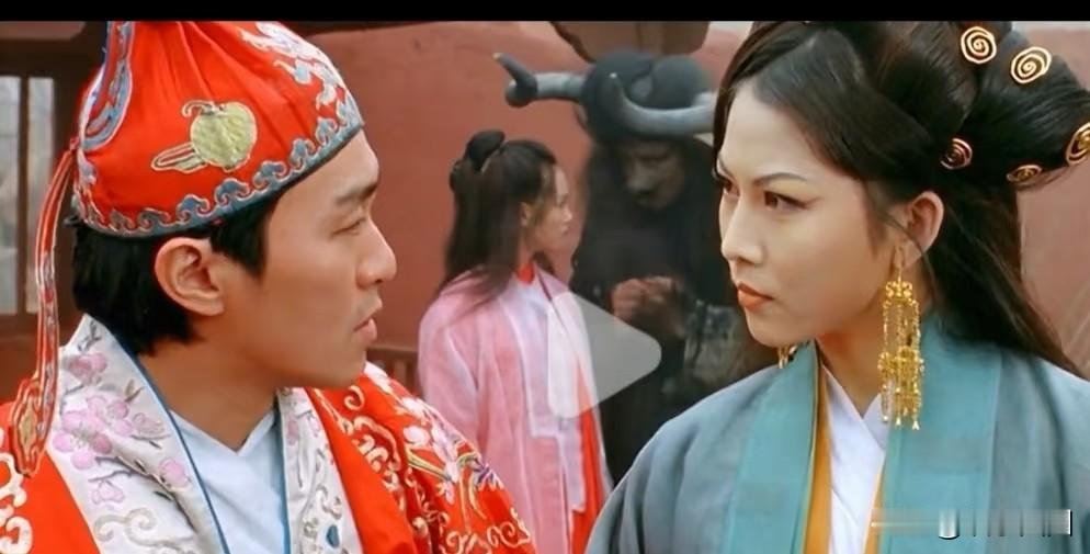 蔡少芬年轻的时候的造型真的算美的。

她脸上有肉和没肉简直判若两人，有点肉特别美