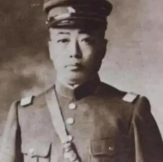 1929年1月10日晚，张学良在帅府老虎厅设下鸿门宴，杨宇霆与黑龙江省长常荫槐被