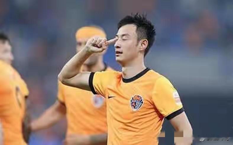 山东泰山队清理“老将”的速度加快！

石柯加盟了云南玉昆！
毕津浩继续呆在大连英