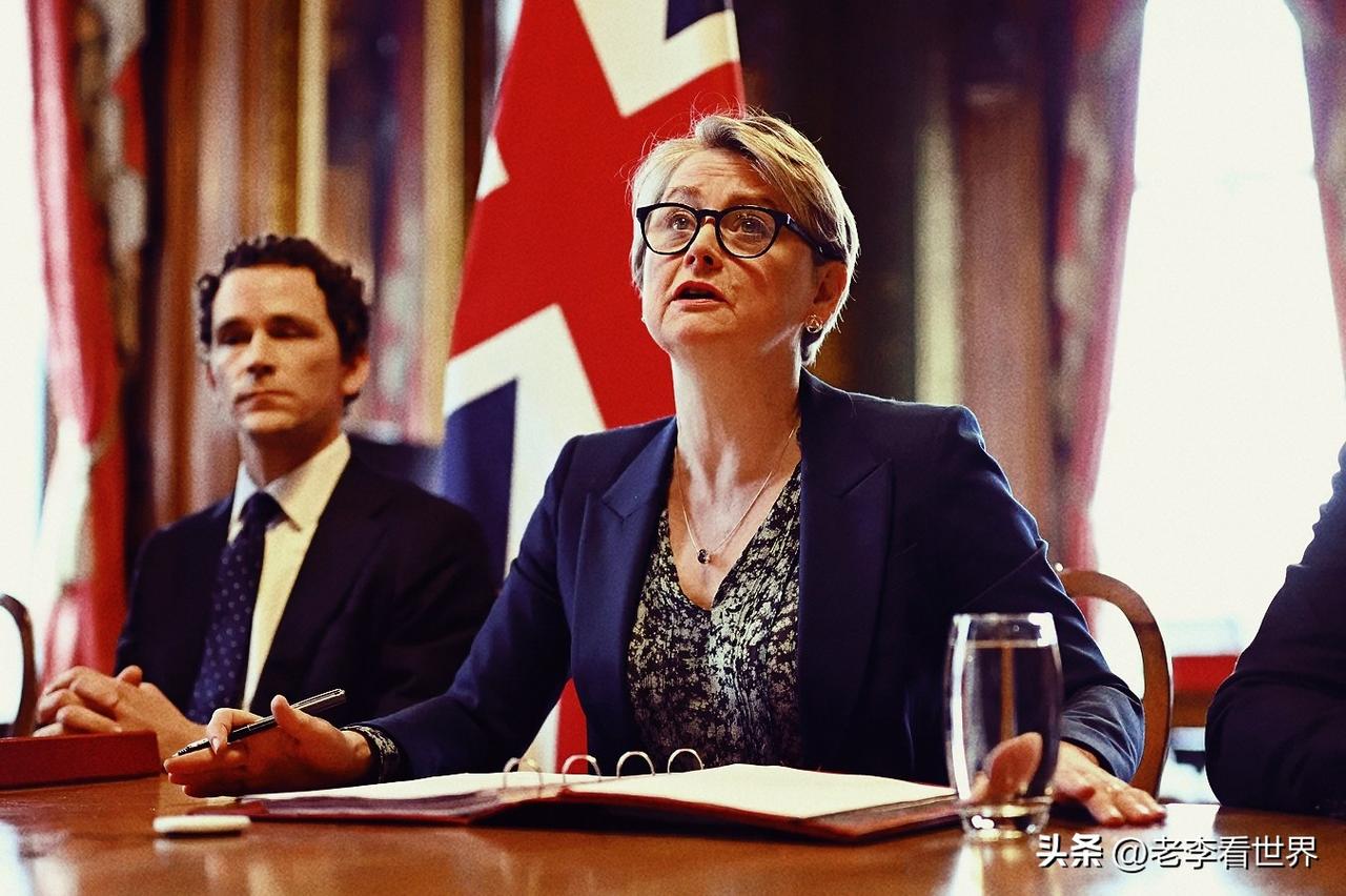 【英媒曝：英国外交大臣呼吁英国首相辞职】
伦敦时间2026年6月21日，英国《天