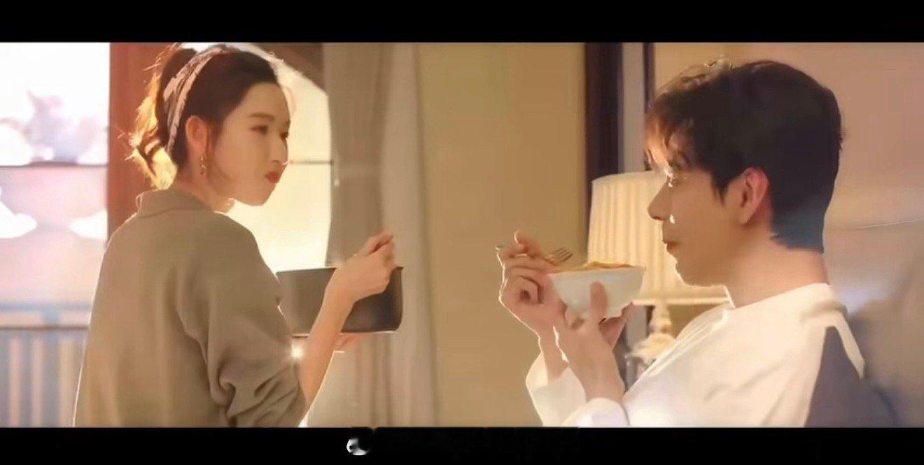 陈星旭王玉雯海下吻 王玉雯主动的这一刻值得反复观看！她游向陈星旭时决绝又温柔的眼