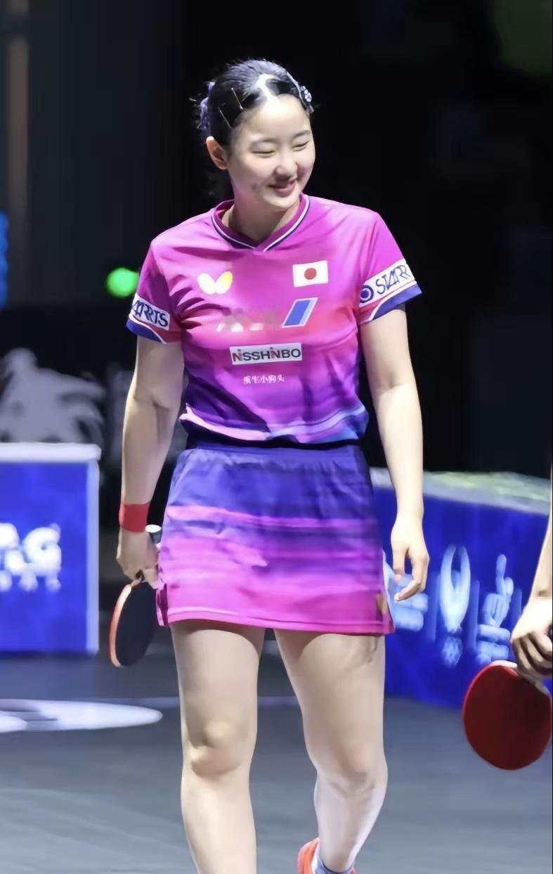 张本美和姑娘是乒乓球赛场上冉冉升起的一颗新星！她球技好，赛风正，人和善，有礼貌，
