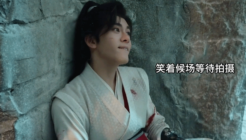 #曾舜晞带病吊威亚拍打戏# 曾舜晞太拼了！带病吊威亚拍打戏，每一招都超利落，看得